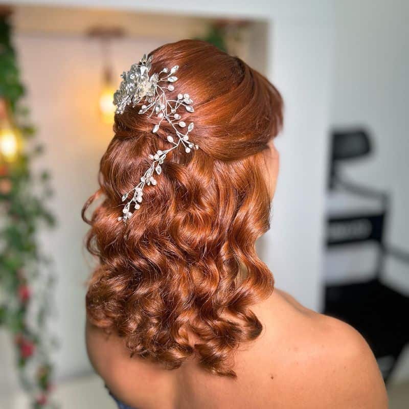 Foto de penteado social. Link encaminha para a página do respectivo serviço.